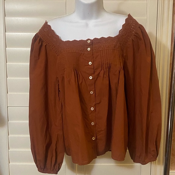 The GAP: Puff sleeve eyelet lace Boho peasant top. Medium. From the 2022 line - Picture 3 of 6